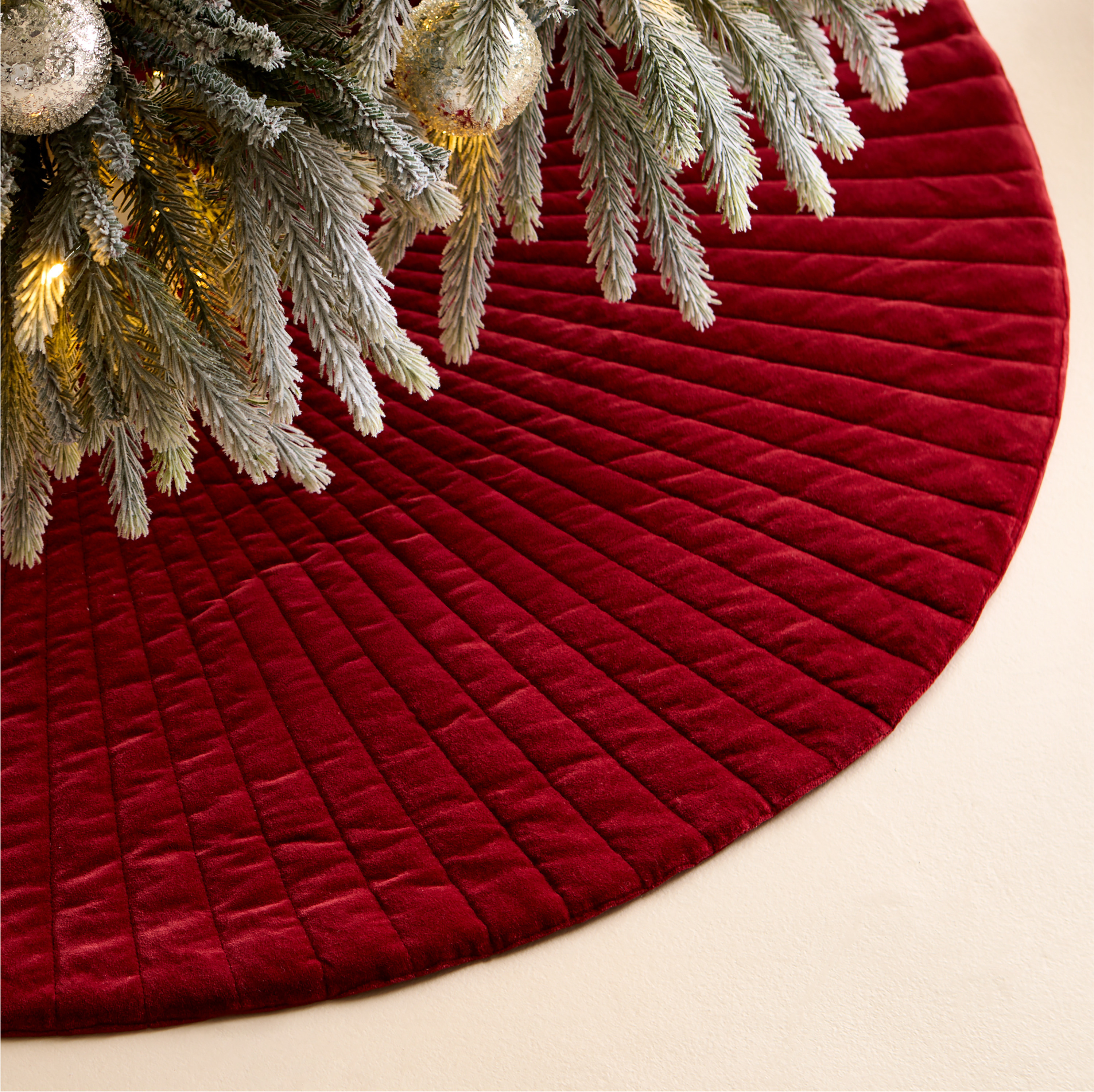 Personalized Flake Red Velvet Christmas Tree Skirt 48"